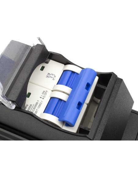 Regleta (PDU) con magnetotérmico y 6 X schuko Lapara